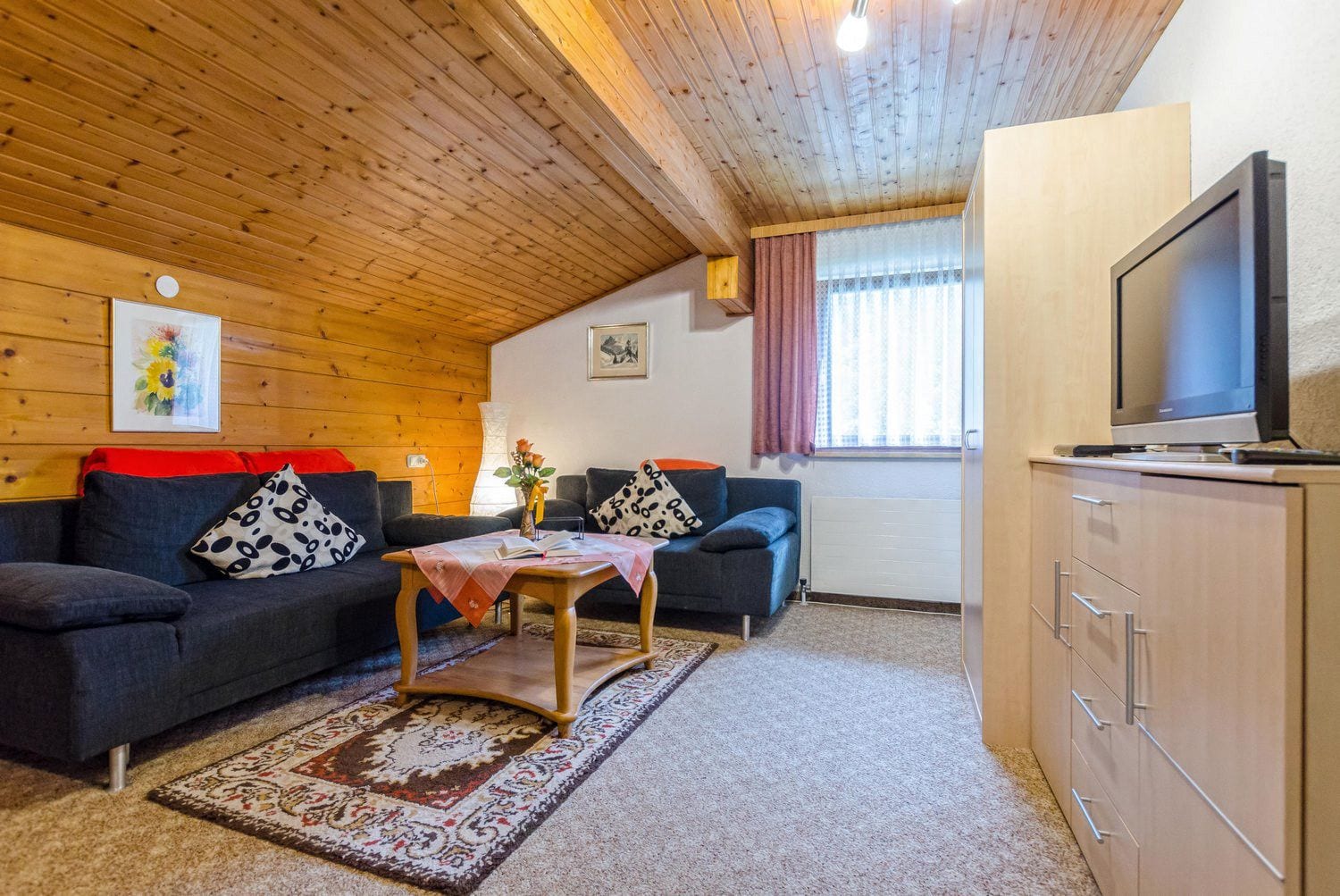 Wohnzimmer unterm Dach