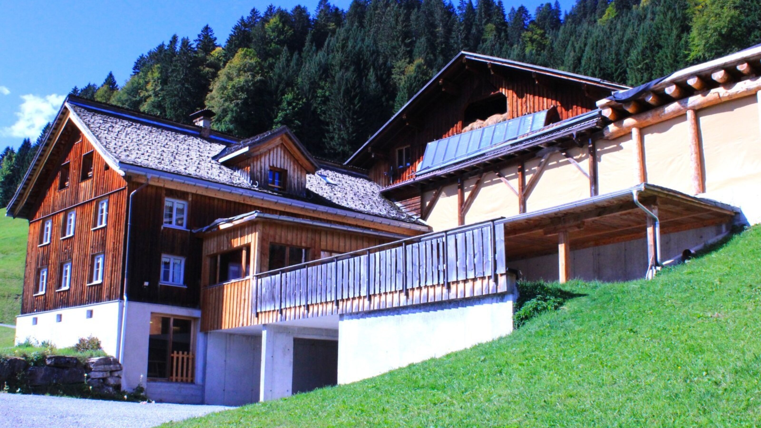 Bauernhaus aus heimischem Holz