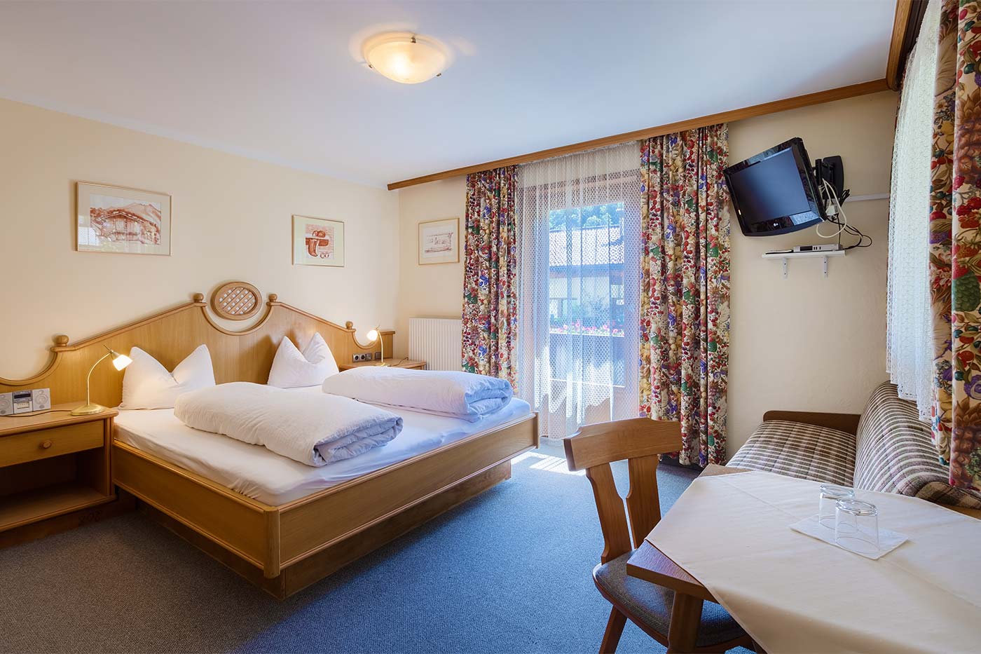 Doppelzimmer mit Sitzecke