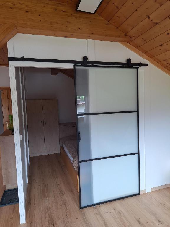 Schlafzimmer mit Schiebetrennwand